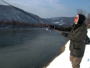 Ловля тайменя — зимняя и весенняя рыбалка